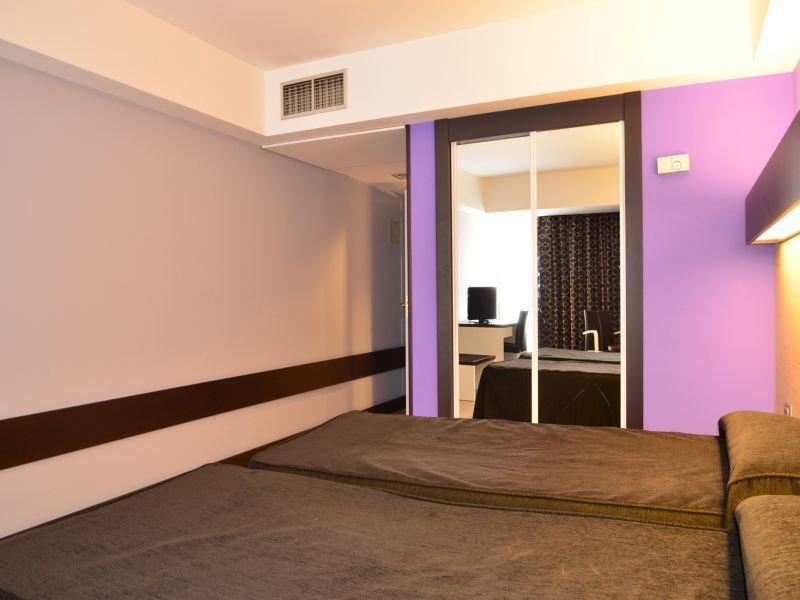 Hotel Ciudad De لوغرونيو المظهر الخارجي الصورة
