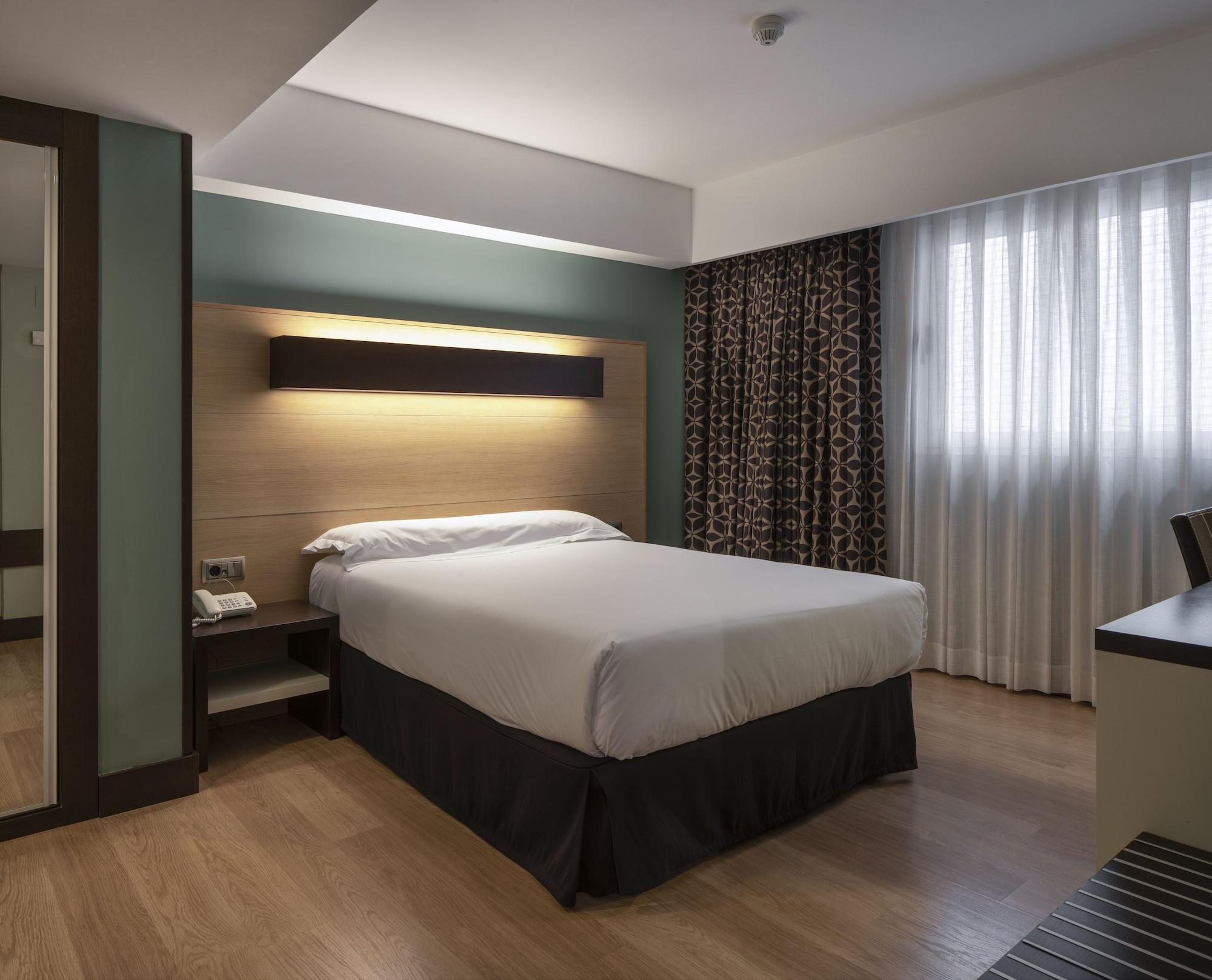 Hotel Ciudad De لوغرونيو المظهر الخارجي الصورة