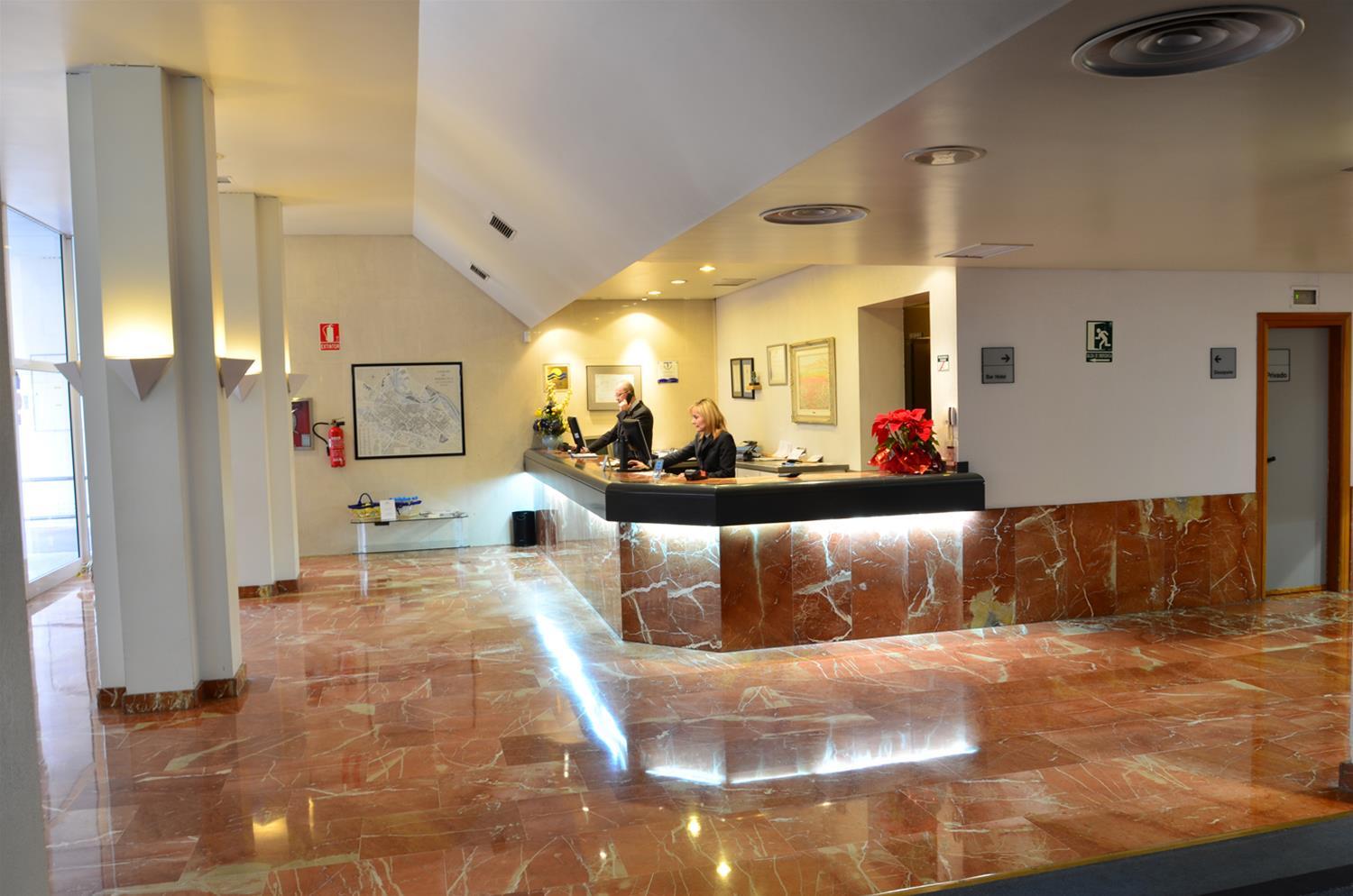 Hotel Ciudad De لوغرونيو المظهر الخارجي الصورة